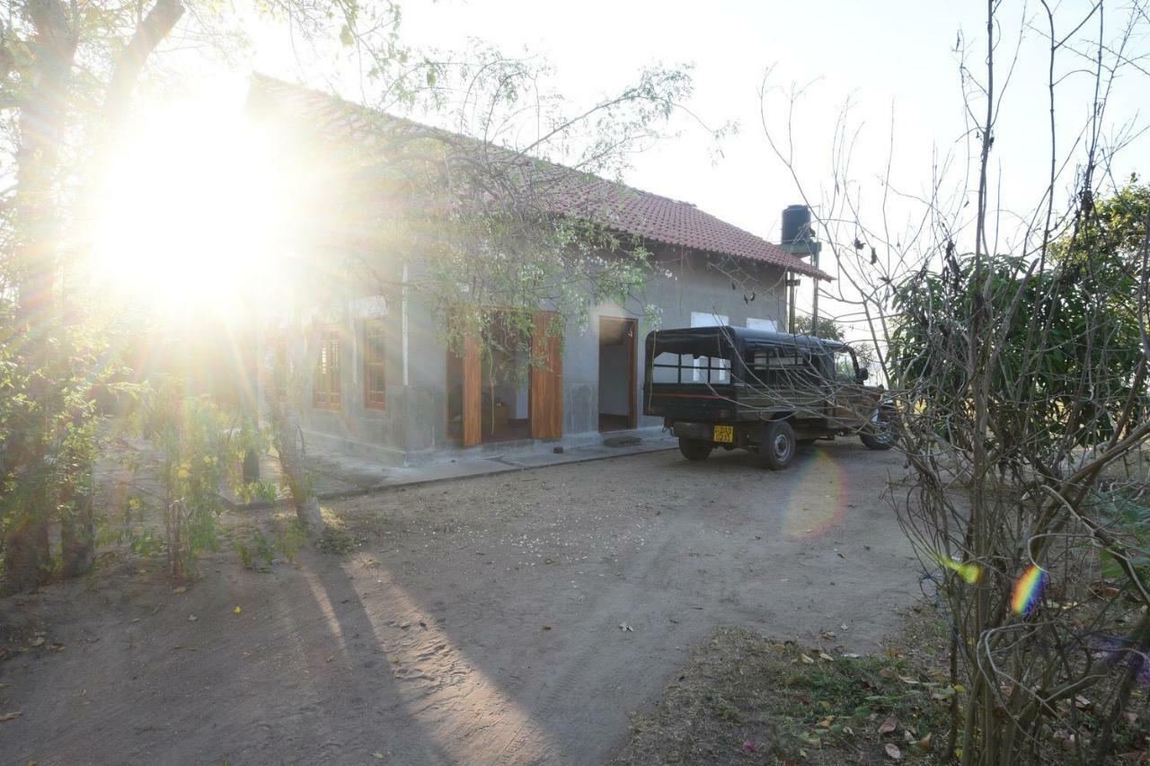 Captain'S Bird Safari Lodge Puttalam Exterior photo